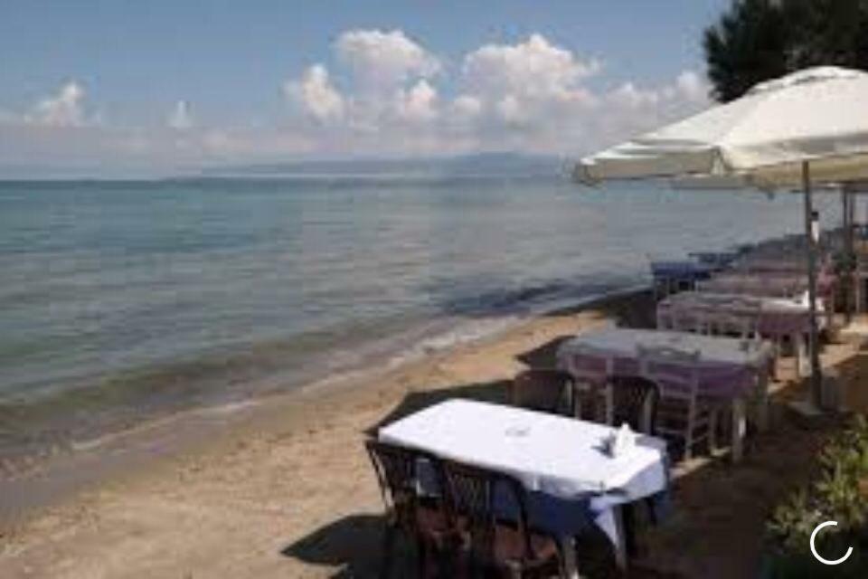 Apartment By The Beach - Nei Epivates ネオイ・エピヴァタイ エクステリア 写真