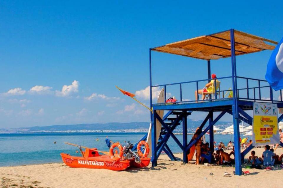 Apartment By The Beach - Nei Epivates ネオイ・エピヴァタイ エクステリア 写真